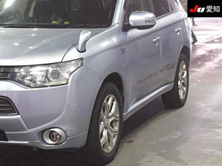 MITSUBISHI OUTLANDER PHEV 2013
