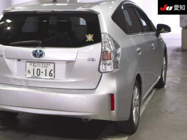 TOYOTA PRIUS ALPHA 2012