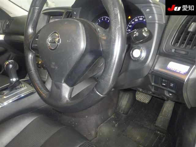 NISSAN SKYLINE 2010