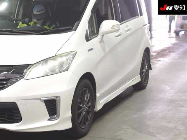 HONDA FREED 2015