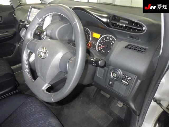 TOYOTA WISH 2011