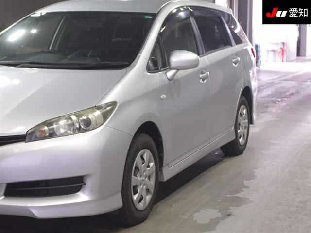 TOYOTA WISH 2011