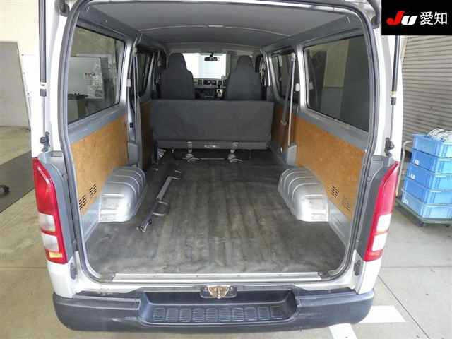 TOYOTA HIACE VAN 2013