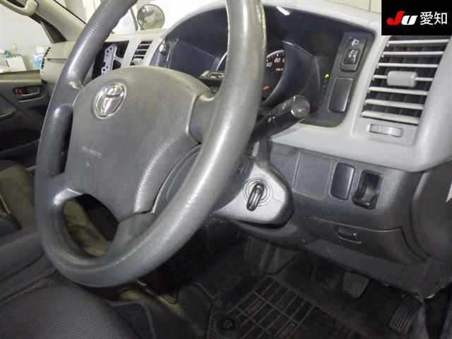 TOYOTA HIACE VAN 2013