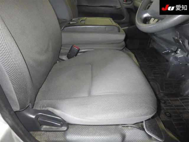 TOYOTA HIACE VAN 2013