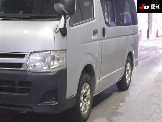 TOYOTA HIACE VAN 2013
