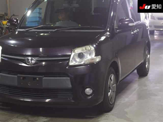TOYOTA SIENTA 2012