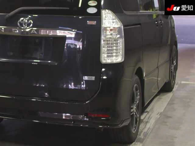 TOYOTA NOAH 2008