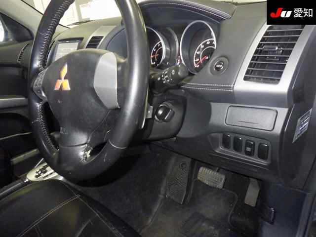 MITSUBISHI OUTLANDER 2010