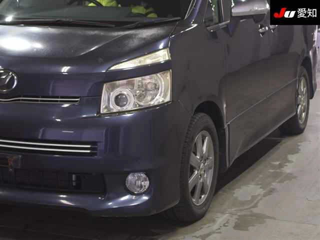 TOYOTA VOXY 2008