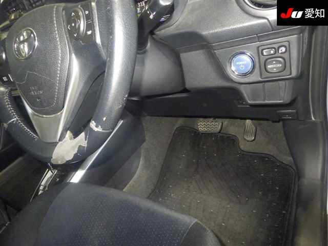 TOYOTA COROLLA FIELDER 2013