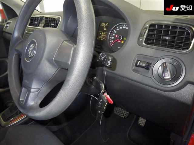 VOLKSWAGEN POLO 2010