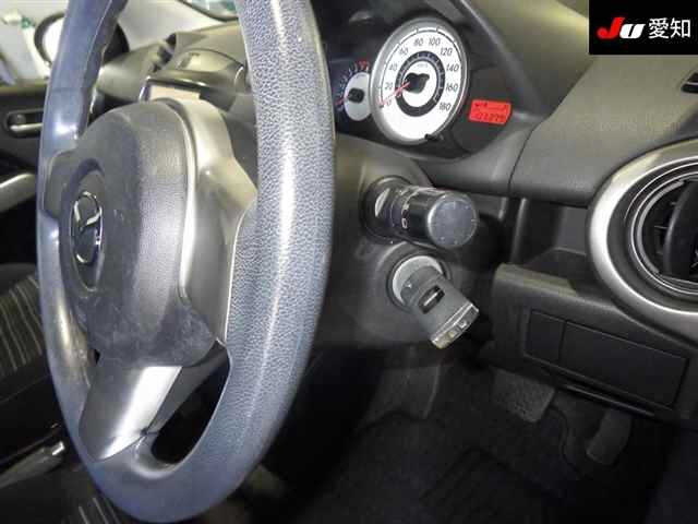 MAZDA DEMIO 2010
