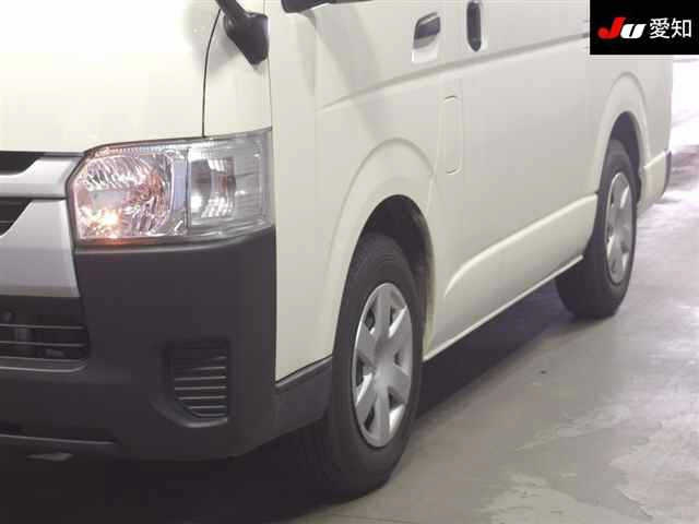 TOYOTA HIACE VAN 2023