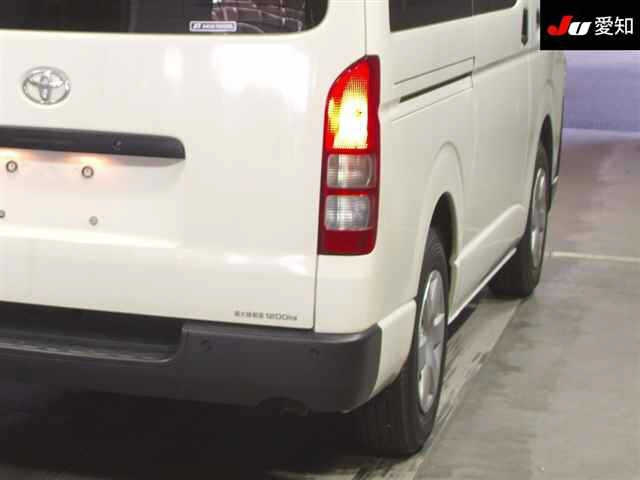 TOYOTA HIACE VAN 2023