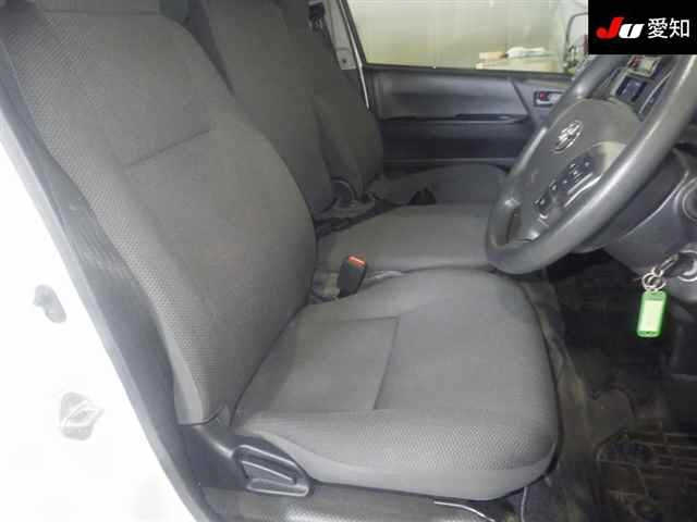 TOYOTA HIACE VAN 2023