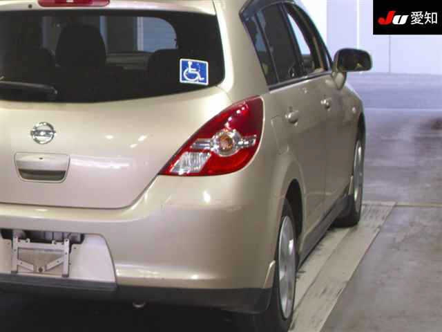 NISSAN TIIDA 2010