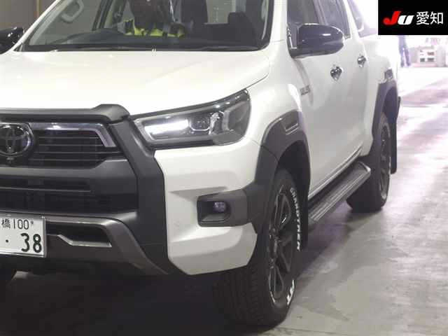 TOYOTA HILUX 2024