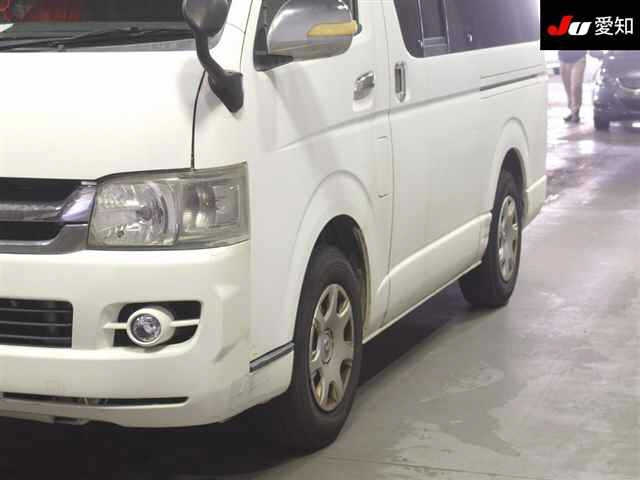 TOYOTA HIACE VAN 2009