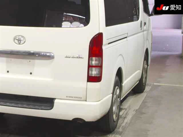 TOYOTA HIACE VAN 2009
