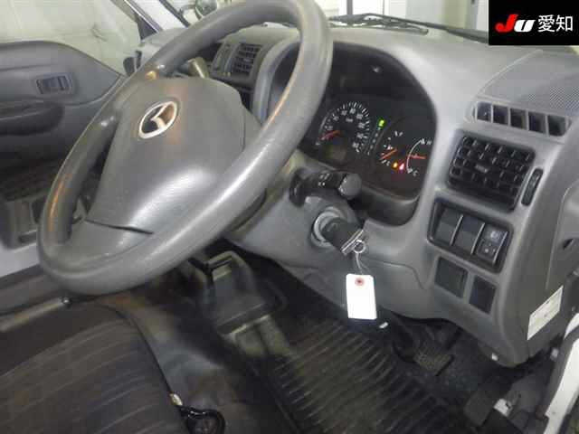 MAZDA BONGO VAN 2017