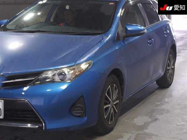 TOYOTA AURIS 2012