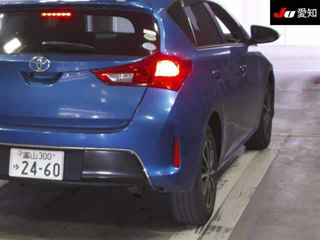 TOYOTA AURIS 2012