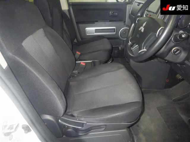 MITSUBISHI DELICA D5 2011