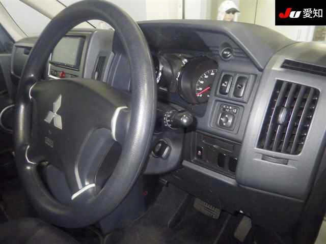 MITSUBISHI DELICA D5 2011