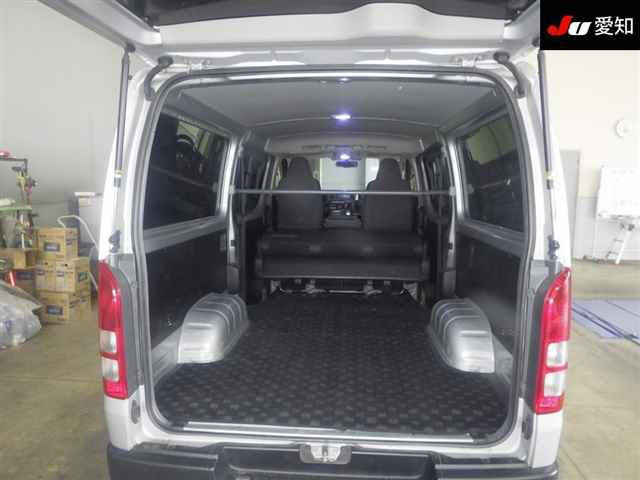 TOYOTA HIACE VAN 2016