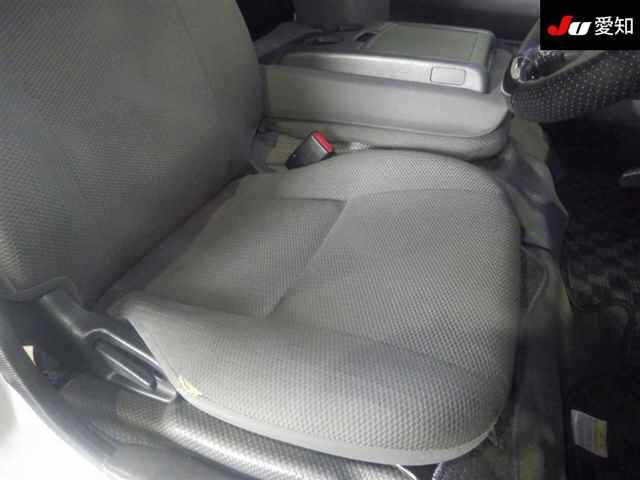 TOYOTA HIACE VAN 2016