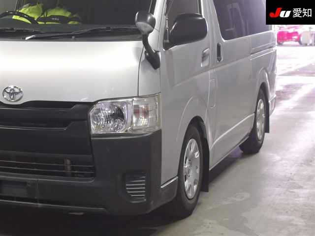 TOYOTA HIACE VAN 2016