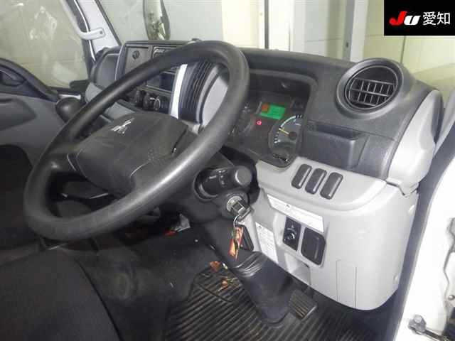 MITSUBISHI CANTER 2016
