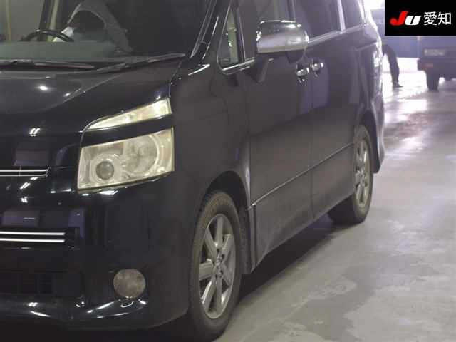 TOYOTA VOXY 2008