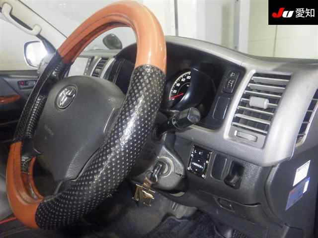 TOYOTA HIACE VAN 2009