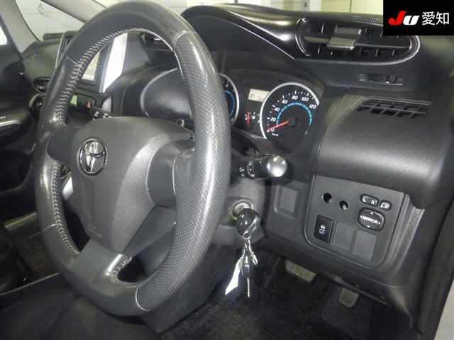 TOYOTA WISH 2009