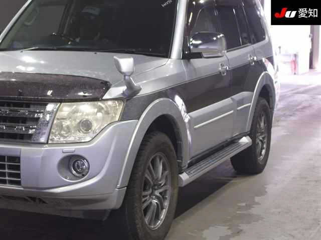 MITSUBISHI PAJERO 2013