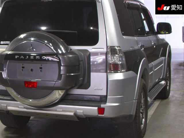 MITSUBISHI PAJERO 2013