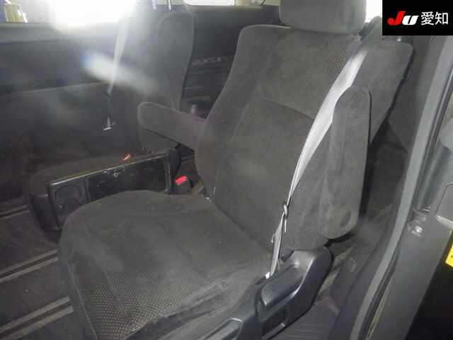 TOYOTA ALPHARD 2011