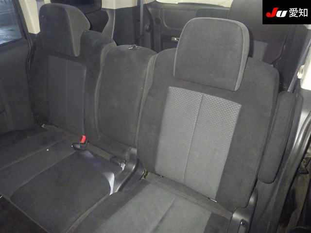 MITSUBISHI DELICA D5 2009