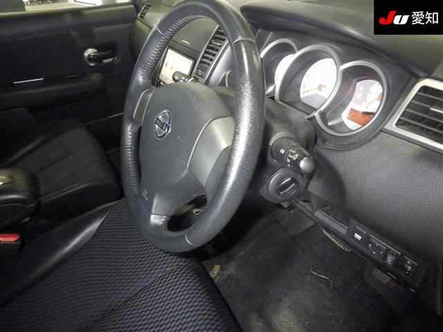 NISSAN TIIDA 2012