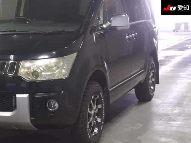 MITSUBISHI DELICA D5 2009