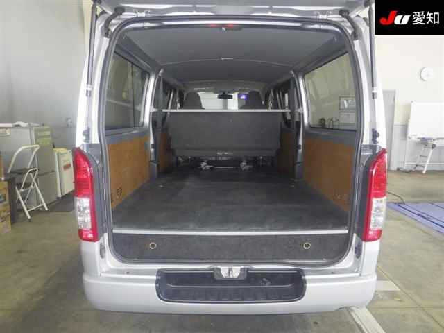 TOYOTA HIACE VAN 2017