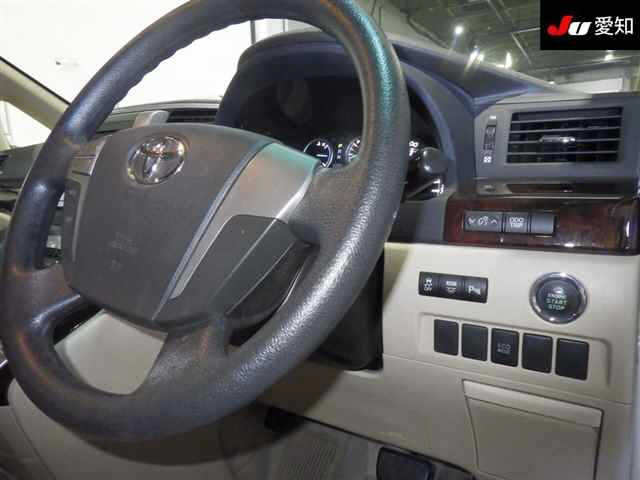 TOYOTA ALPHARD 2013