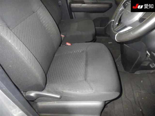 TOYOTA ROOMY 2018