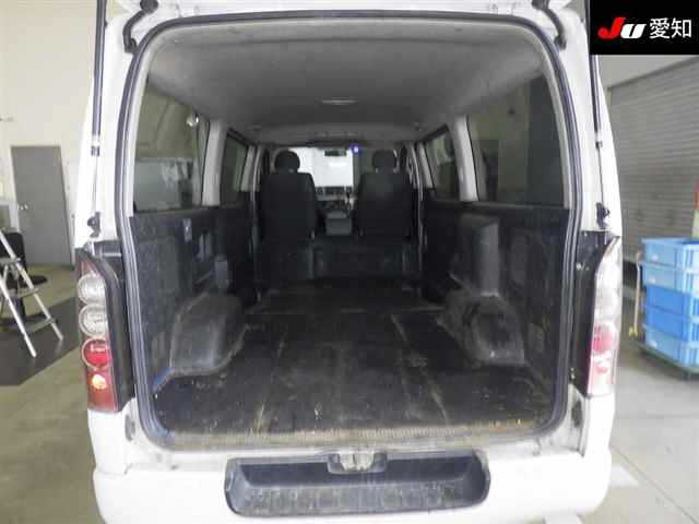 TOYOTA HIACE VAN 2013