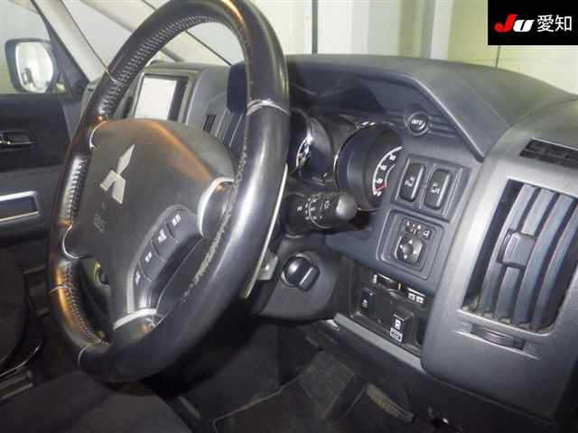 MITSUBISHI DELICA D5 2010