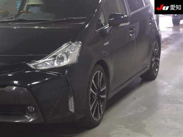TOYOTA PRIUS ALPHA 2015