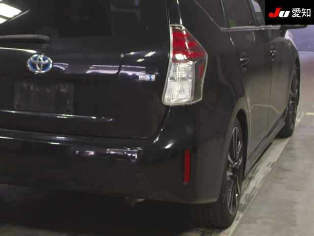 TOYOTA PRIUS ALPHA 2015