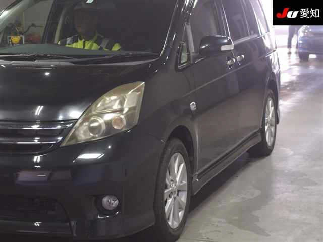 TOYOTA ISIS 2010